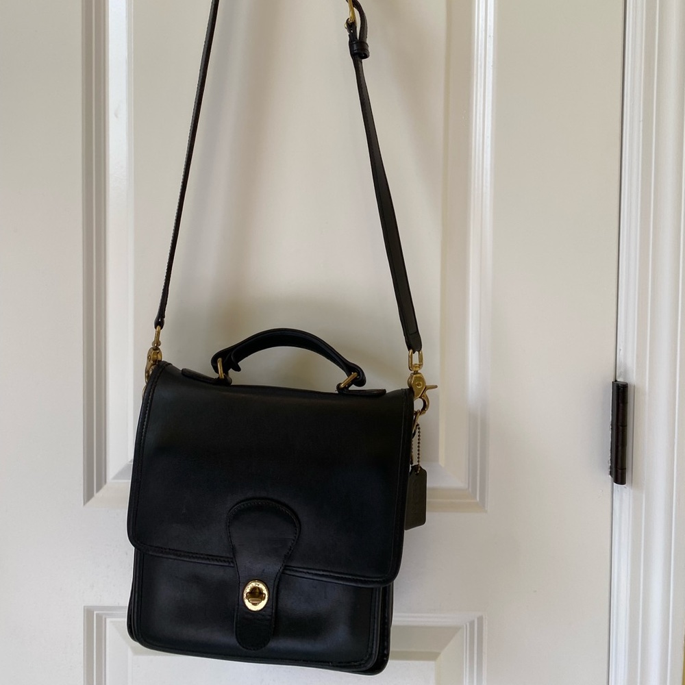 Vintage Coach Station Bag. Black.